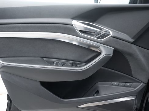 Certified 2022 Audi e-tron S Prestige w/ Prestige Package image 19