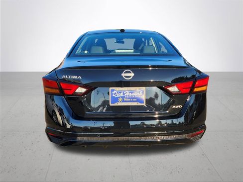 New 2025 Nissan Altima 2.5 SV image 8