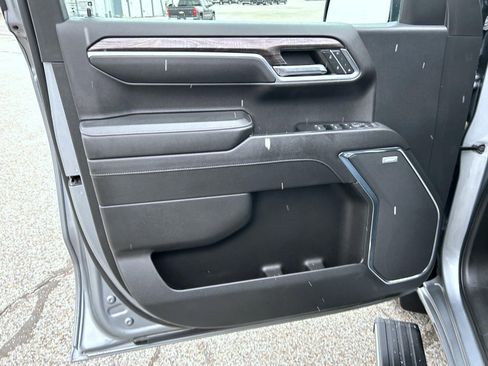 Used 2023 Chevrolet Silverado 1500 LTZ w/ LTZ Convenience Package II image 9