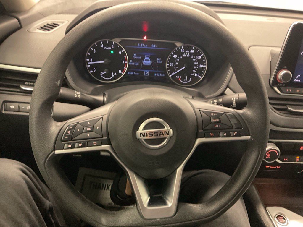 Used 2022 Nissan Altima 2.5 SV FWD image 4
