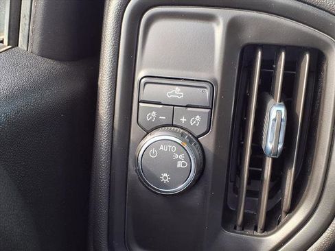 Used 2022 Chevrolet Silverado 1500 Custom image 14