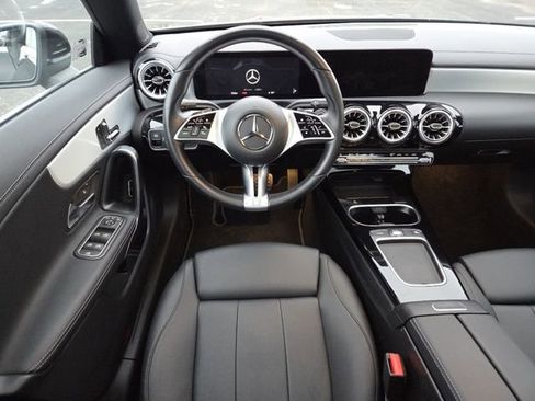Used 2025 Mercedes-Benz CLA 250 4MATIC image 29