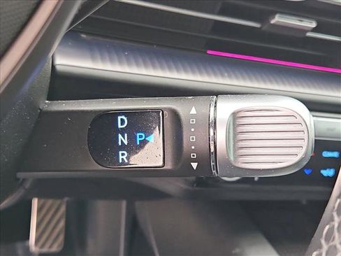 Used 2023 Hyundai Ioniq 6 Limited image 12