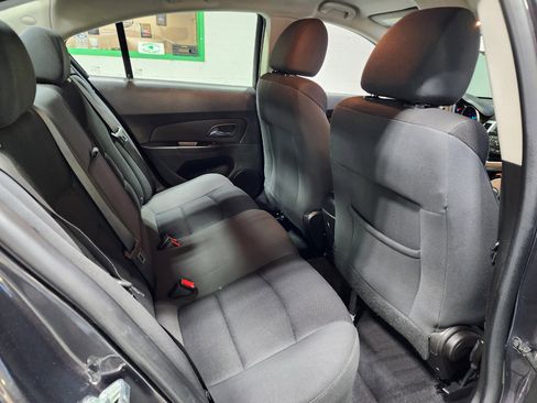 Used 2015 Chevrolet Cruze LT image 23