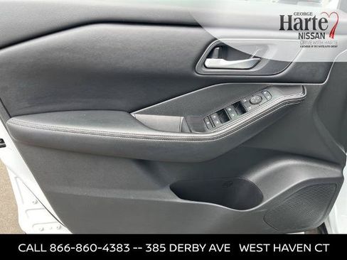 Certified 2025 Nissan Rogue SV AWD/4WD image 17