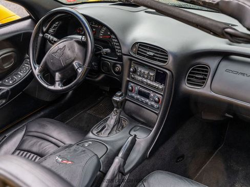 Used 2001 Chevrolet Corvette Convertible w/ Preferred Equipment Group2 image 45
