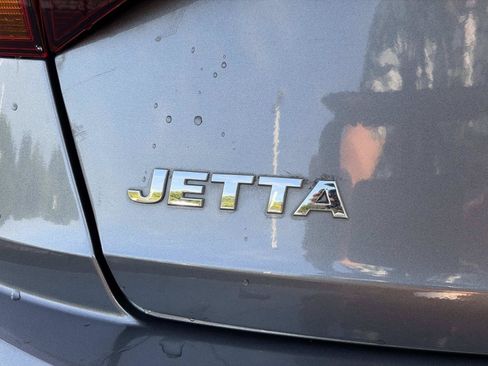 Used 2019 Volkswagen Jetta R-Line FWD image 8