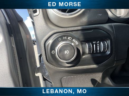 Used 2021 Jeep Wrangler Unlimited Sahara AWD/4WD image 17