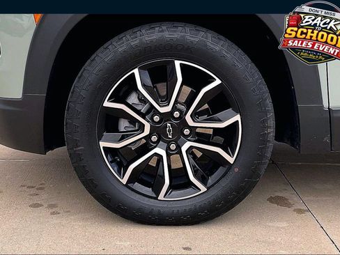 Used 2024 Chevrolet TrailBlazer ACTIV w/ Driver Confidence Package AWD/4WD image 9
