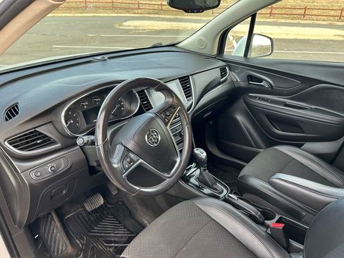 Used 2018 Buick Encore Preferred image 9