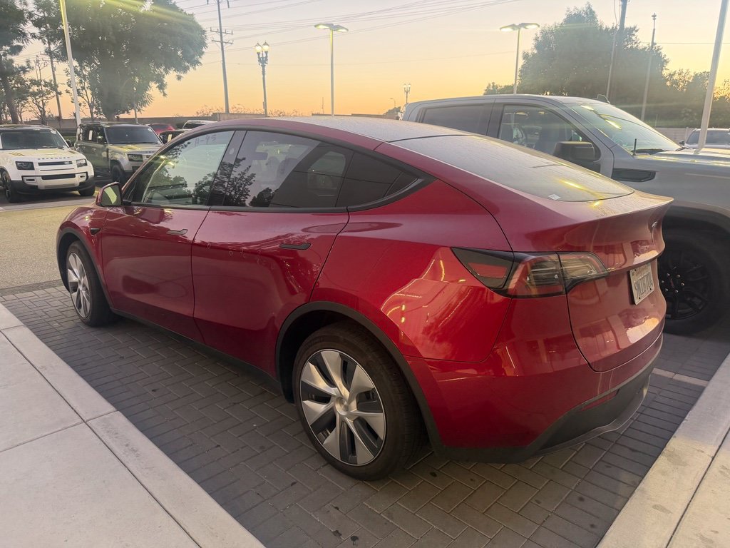Used 2024 Tesla Model Y Long Range AWD/4WD image 4