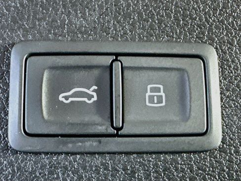 Used 2025 Audi Q5 2.0T Premium AWD/4WD image 30