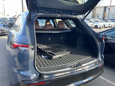 New 2025 Toyota Crown Signia image 20