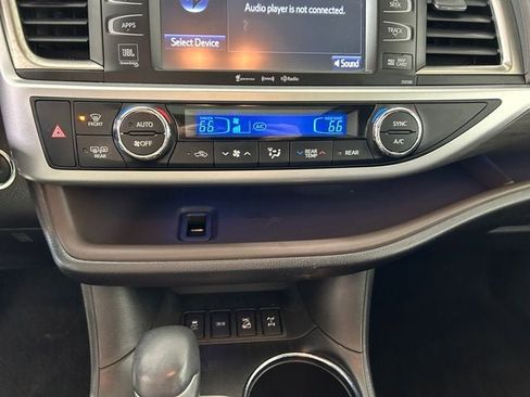 Used 2017 Toyota Highlander Limited w/ Protection Package #3 AWD/4WD image 23