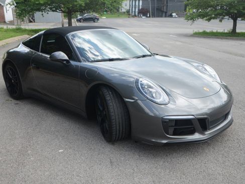 Used 2019 Porsche 911 AWD/4WD image 29