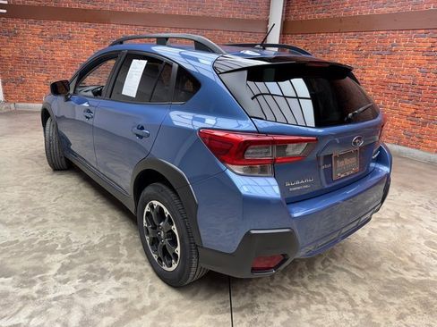 Used 2023 Subaru Crosstrek 2.0i image 2
