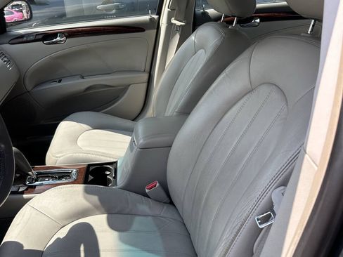 Used 2011 Buick Lucerne CXL FWD image 8