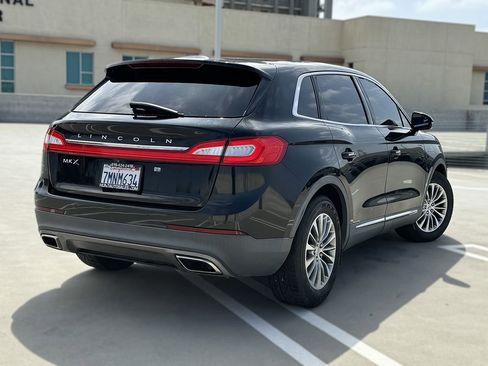 Used 2016 Lincoln MKX Select image 17