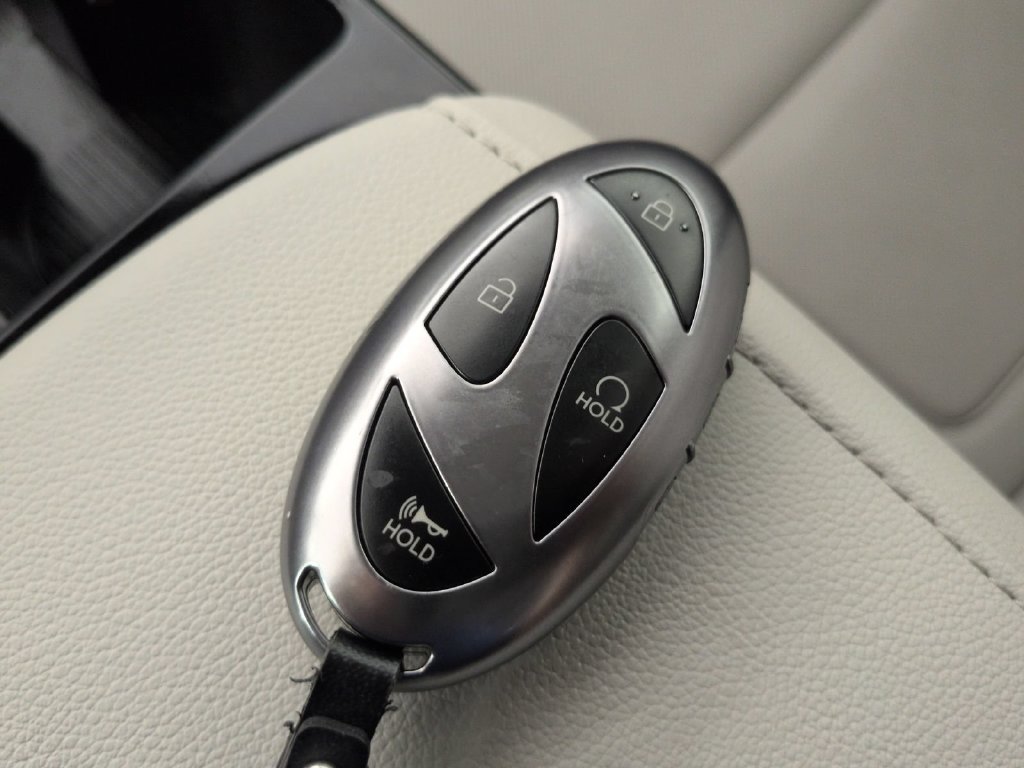 Used 2025 Hyundai Tucson Limited AWD/4WD image 46