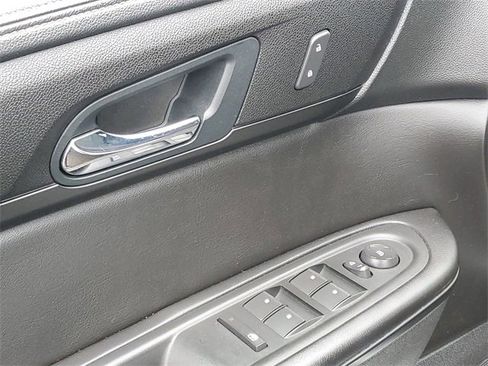 Used 2016 GMC Acadia SLE image 22