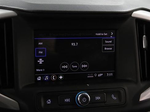 Used 2024 GMC Terrain SLE image 10