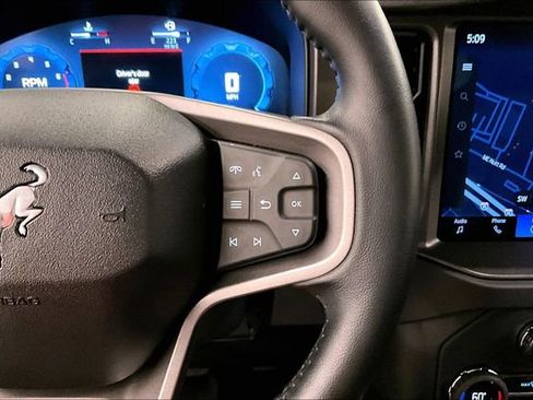 Used 2025 Ford Bronco Badlands image 26