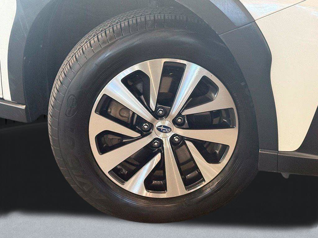 Certified 2025 Subaru Outback Premium AWD/4WD image 18