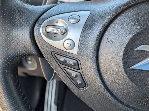 Used 2009 Nissan 370Z Touring image 16