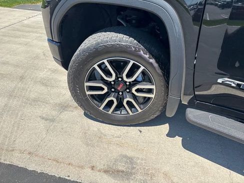 Certified 2025 GMC Sierra 1500 AT4 w/ AT4 Premium Package AWD/4WD image 28