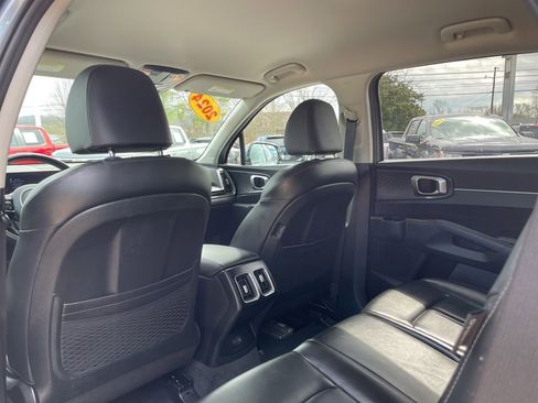 Used 2024 Kia Sorento S image 43