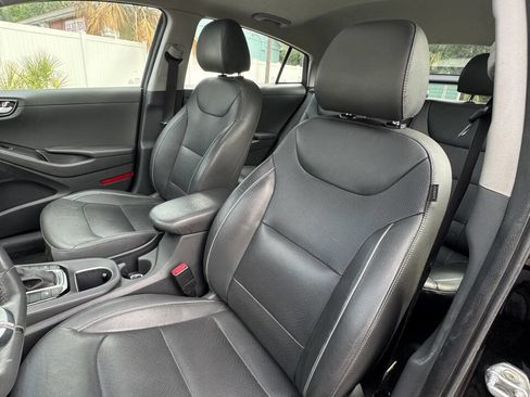 Used 2020 Hyundai Ioniq Limited image 8