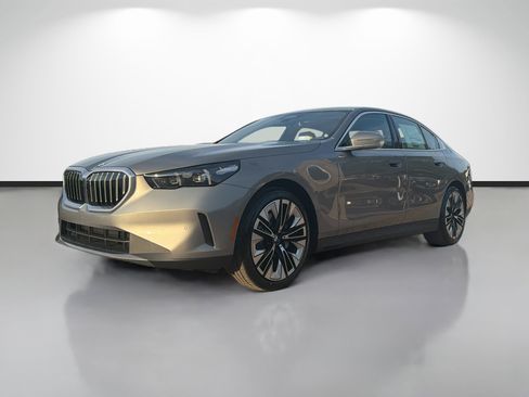 New 2026 BMW 530i 530i w/ Convenience Package image 7