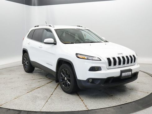 Used 2014 Jeep Cherokee Latitude w/ Cold Weather Group FWD image 9