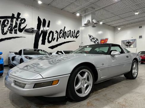 Used 1996 Chevrolet Corvette Coupe RWD image 18