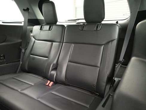 Used 2023 Ford Explorer XLT w/ Equipment Group 202A AWD/4WD image 23