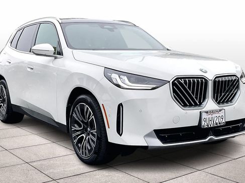 Used 2025 BMW X3 xDrive30i w/ Convenience Package image 2