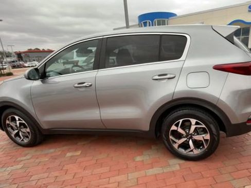 Used 2022 Kia Sportage LX image 7