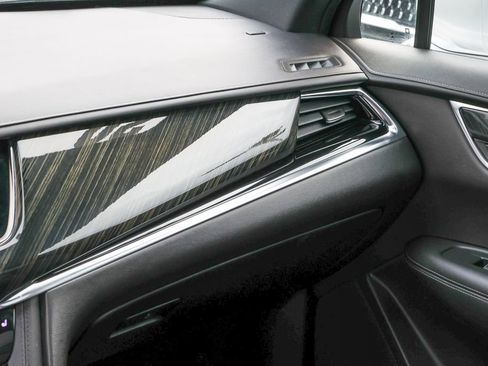 Used 2020 Cadillac XT6 Premium Luxury FWD image 14