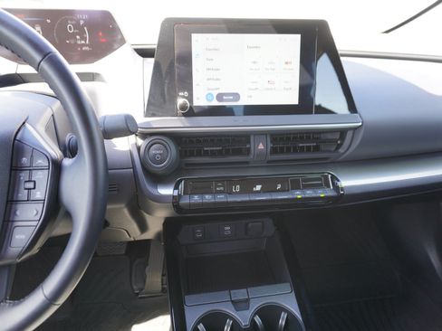 Used 2025 Toyota Prius LE FWD image 15