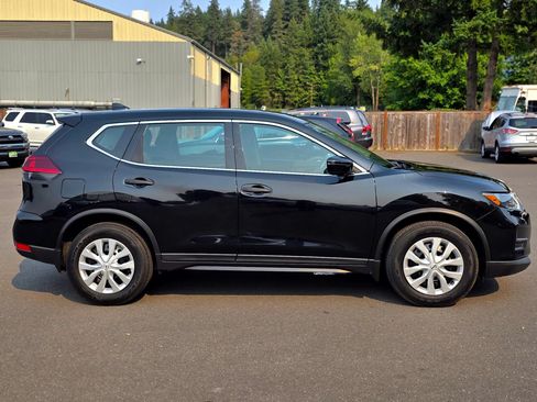 Used 2020 Nissan Rogue SV FWD image 8