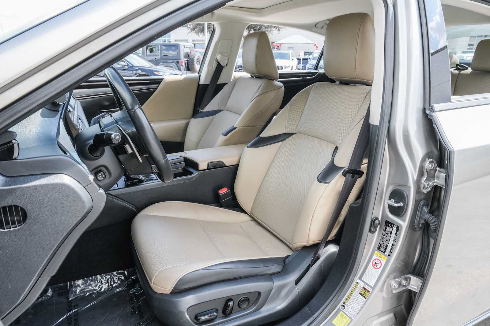 Used 2019 Lexus ES 350 w/ Premium Package FWD image 26