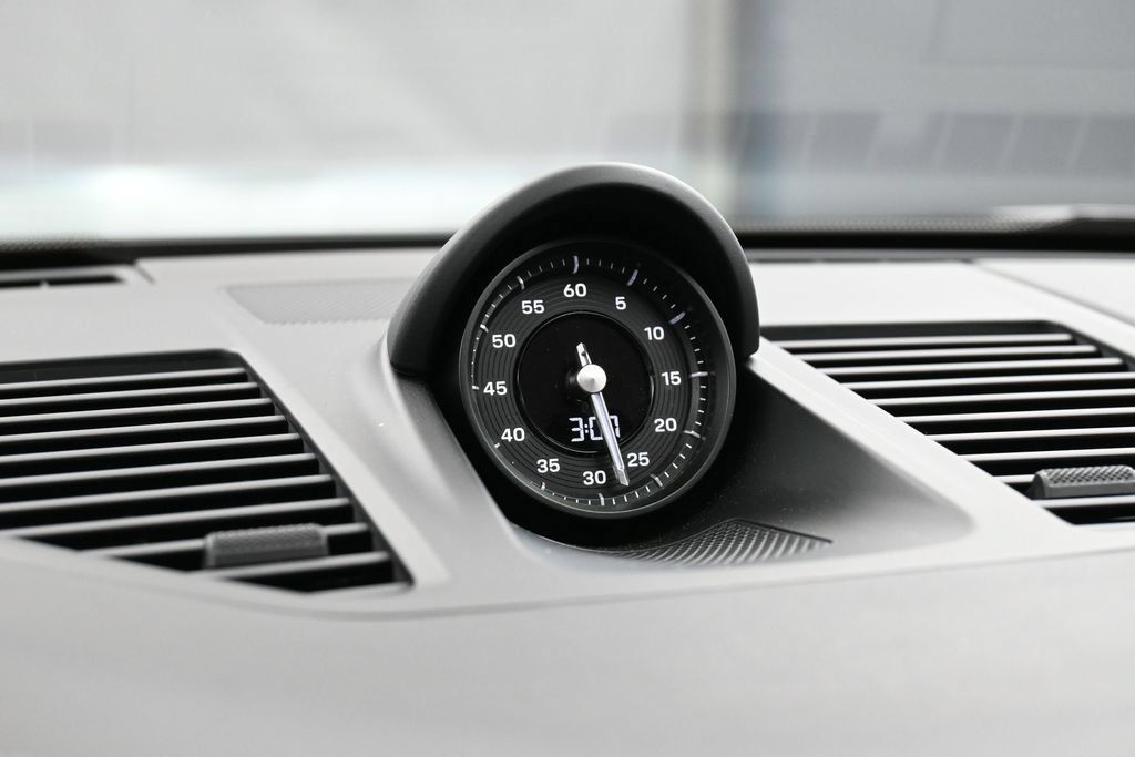 Certified 2026 Porsche 911 Carrera 4 GTS AWD/4WD image 19