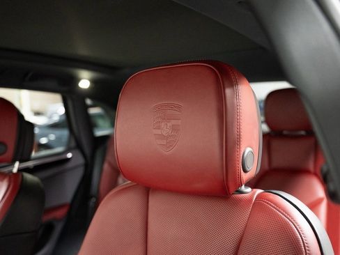 Used 2024 Porsche Macan image 13