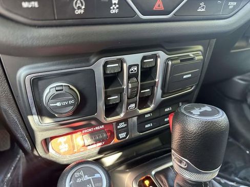 Used 2024 Jeep Wrangler Unlimited Rubicon image 21