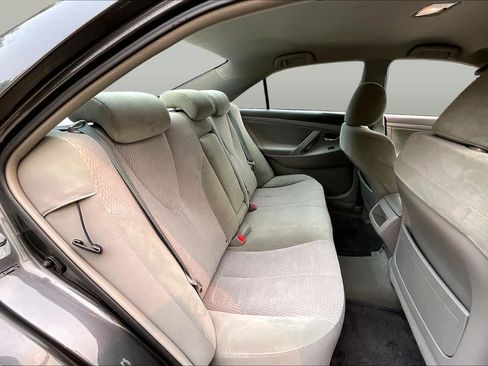 Used 2010 Toyota Camry FWD image 18
