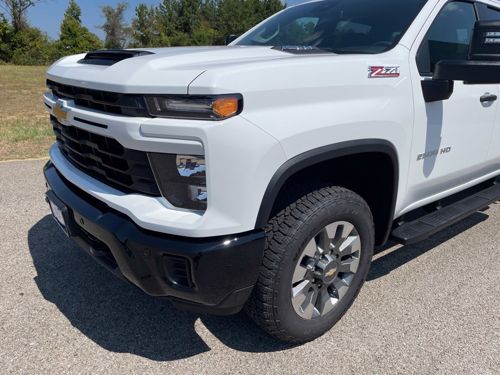 New 2026 Chevrolet Silverado 2500 Custom w/ Custom Convenience Package AWD/4WD image 11