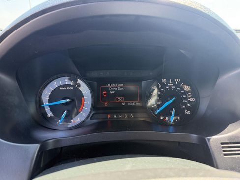 Used 2018 Ford Explorer XLT AWD/4WD image 25