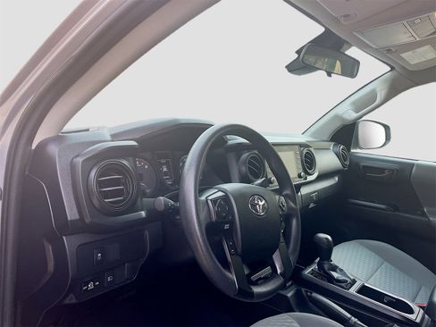 Used 2022 Toyota Tacoma SR image 9