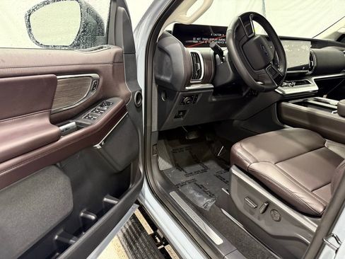 New 2025 Ford Expedition Platinum w/ Platinum Ultimate Package image 38