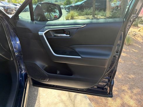 Used 2024 Toyota RAV4 XLE FWD image 37